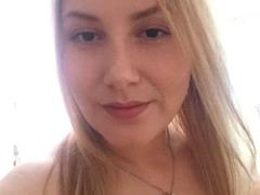 HanterHello - female with brown hair webcam at xLoveCam