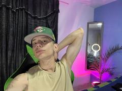 HardinBat - male webcam at xLoveCam