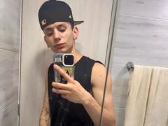 HardinBat - male webcam at xLoveCam