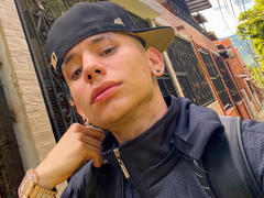 HardinBat - male webcam at xLoveCam