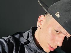 HardinBat - male webcam at xLoveCam