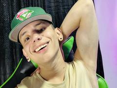 HardinBat - male webcam at xLoveCam