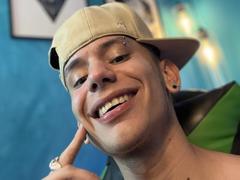 HardinBat from xLoveCam