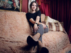 HarleyMoore - female with brown hair and  small tits webcam at LiveJasmin