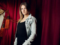 HarleyMoore - female with brown hair and  small tits webcam at LiveJasmin