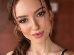 HarperSmiths - female with brown hair webcam at LiveJasmin