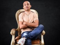 HarryBeniz from xLoveCam