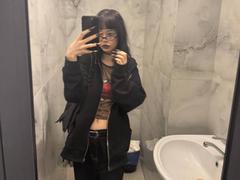 HaydeeDoncaster - female with black hair and  big tits webcam at xLoveCam