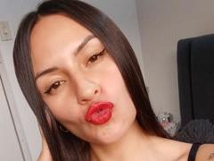 HayleeWarner - female with black hair webcam at xLoveCam
