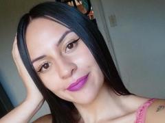 HayleeWarner - female with black hair webcam at xLoveCam