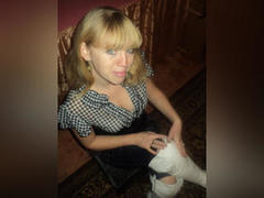 HayleyXRise - female with brown hair and  big tits webcam at ImLive