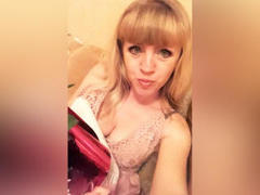 HayleyXRise - female with brown hair and  big tits webcam at ImLive