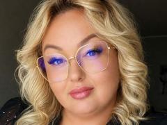 HazelDream69 - blond female with  big tits webcam at xLoveCam
