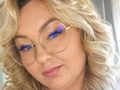 HazelDream69 - blond female with  big tits webcam at xLoveCam