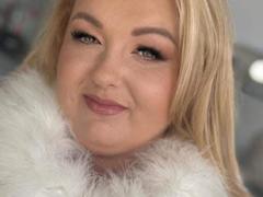 HazelDream69 - blond female with  big tits webcam at xLoveCam