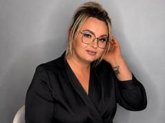 HazelDream69 - blond female with  big tits webcam at xLoveCam