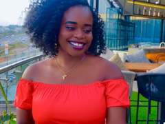 HeadLuna - female with black hair webcam at xLoveCam