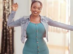 HeadLuna - female with black hair webcam at xLoveCam