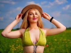 EvaRyen - blond female webcam at xLoveCam