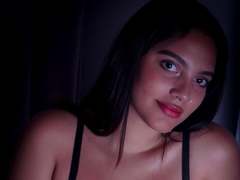 HeidyGloss - female with black hair and  big tits webcam at xLoveCam