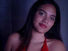 HeidyGloss - female with black hair and  big tits webcam at xLoveCam