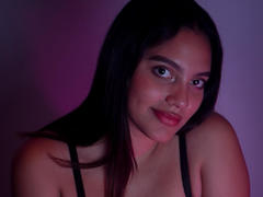 HeidyGloss - female with black hair and  big tits webcam at xLoveCam