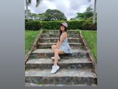 MollyPiper - female with black hair webcam at xLoveCam