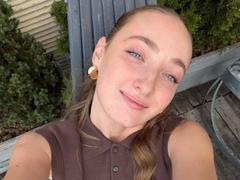 HeidyPikey - female webcam at xLoveCam
