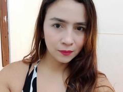 HeidyWells - blond female with  small tits webcam at xLoveCam