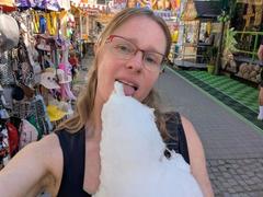 HeisseLina-hot - blond female webcam at xLoveCam