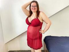 HeisseLoretta-hot - female with brown hair webcam at xLoveCam