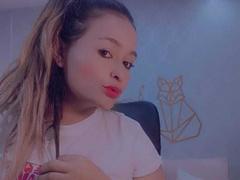 HelenRosee - blond female with  small tits webcam at xLoveCam