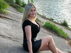 HelenUnique - female webcam at xLoveCam