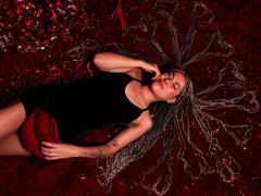 HellenK - female with brown hair webcam at xLoveCam