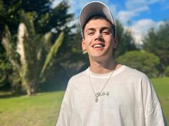 HenrySi - male webcam at xLoveCam