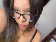 HeraJuno - female with brown hair and  big tits webcam at xLoveCam