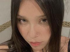 HeraJuno - female with brown hair and  big tits webcam at xLoveCam