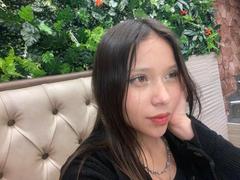 HeraJuno from xLoveCam