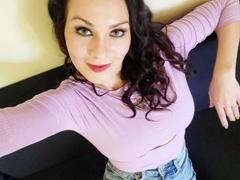 HerrinFranka-hot - female with brown hair webcam at xLoveCam