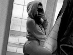 HesterBetta - female webcam at xLoveCam