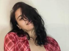 HesterLatus - female with black hair webcam at xLoveCam
