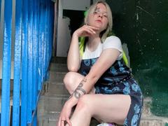 HettieNell - blond female webcam at xLoveCam