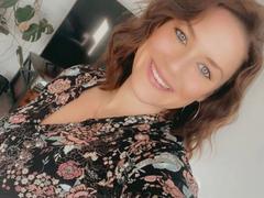 HeyLina-hot from xLoveCam