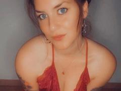 HeyLina-hot - female with brown hair webcam at xLoveCam