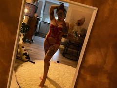 HeyLina-hot - female with brown hair webcam at xLoveCam