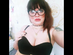 heisskati-hot - female with brown hair webcam at xLoveCam