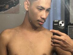 HiddenDesireAru from xLoveCam