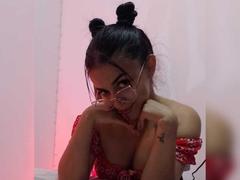 AbiRay - female with black hair and  big tits webcam at LiveJasmin
