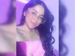 AbiRay - female with black hair and  big tits webcam at LiveJasmin
