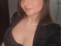 HilyHaraYes from xLoveCam